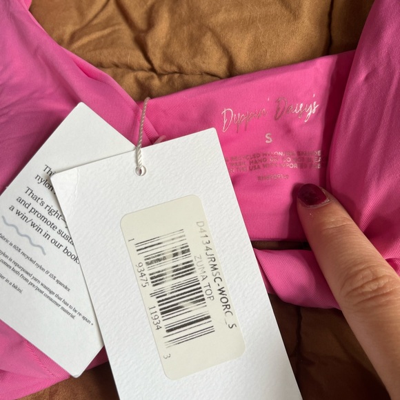 Pink twist biniki top from Dippin Daisy’s. Size small. New with tags - Picture 2 of 2